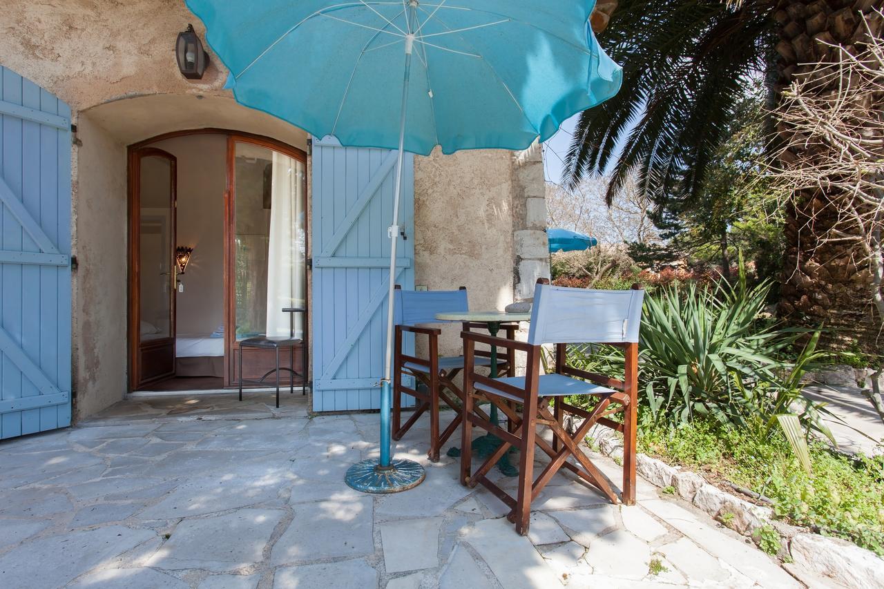Le Mas Shabanou Bed and Breakfast Roquefort-les-Pins Exterior foto